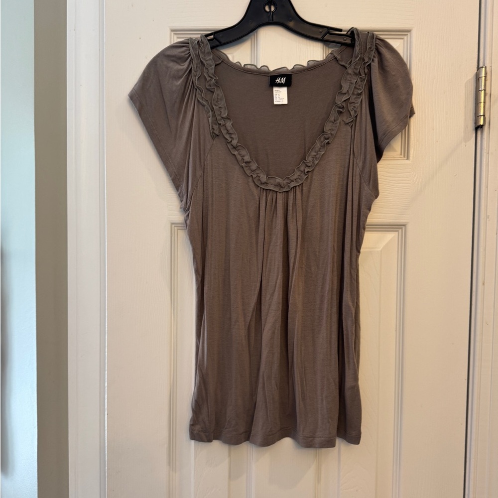 H&M Women's Taupe Ruffle Top